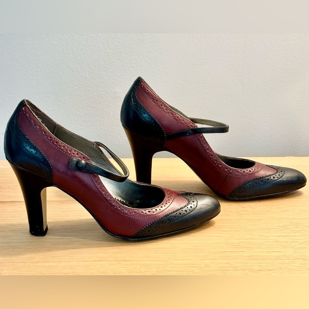 Vintage Bandolino classic leather brogue 40’s style heels